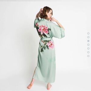 KIM + ONO Peony and Bird Long Kimono Robe (NWT)